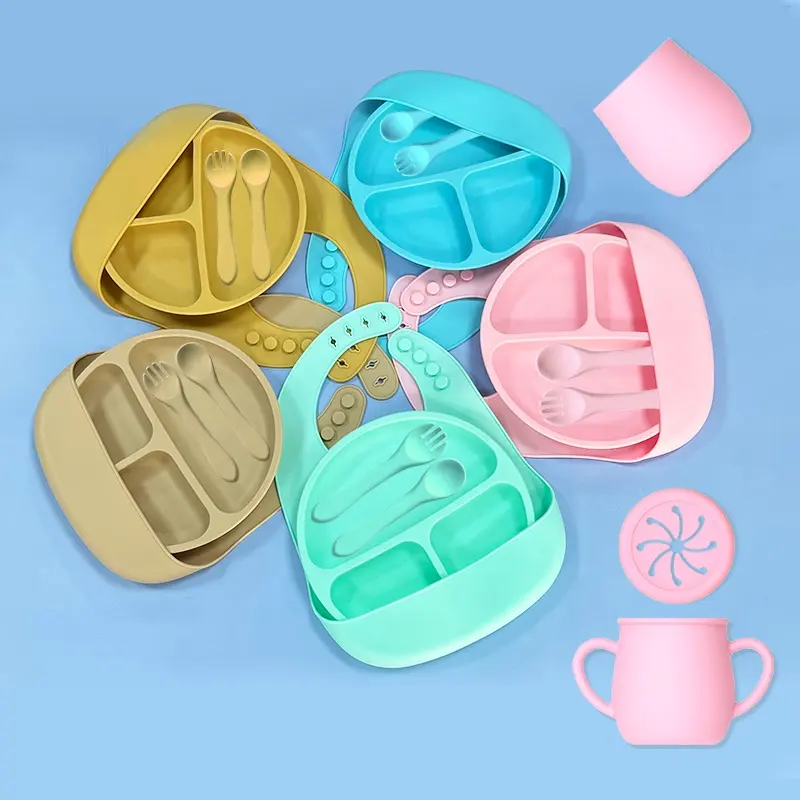 2024 nuovo Set regalo per bambini con Logo stampato all'ingrosso articoli per la tavola in Silicone senza BPA Set per l'alimentazione del bambino