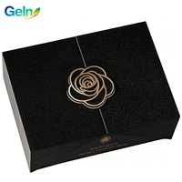Boîte cadeau robuste en carton ondulé à double porte avec doublure en éponge, portable et prête pour l'embossage, idéale pour l'emballage d'articles volumineux