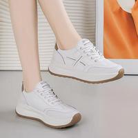 Chaussures de sport décontractées pour femmes, à bout rond, semelle épaisse, respirantes, en cuir microfibre, à lacets, talon moyen de 4,5 cm.