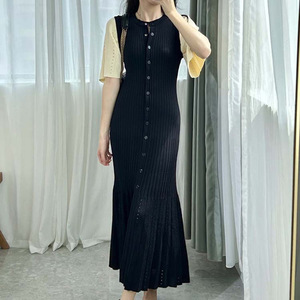 Robe longue en maille à manches courtes en soie glacée coupe ajustée style queue de poisson pour femme, mode été - Product Image 5