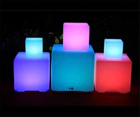 Cubo LED Decorativo Moderno per Discoteca e Bar, Multicolore IP65 Impermeabile, 16 Colori Cangianti, Sedie da Bar per Esterni in Vendita