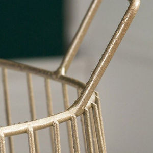 <span class=keywords><strong>Cesto</strong></span> <span class=keywords><strong>per</strong></span> <span class=keywords><strong>Biancheria</strong></span> di Lusso in Metallo Dorato, Contenitore <span class=keywords><strong>per</strong></span> Bagno di Casa o Hotel, <span class=keywords><strong>Cesto</strong></span> <span class=keywords><strong>per</strong></span> Vestiti Sporchi - Product Image 3