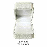 Boîte à bijoux élégante avec éclairage LED, insert en velours, pour bague, boucles d'oreilles, collier, bracelet, montre, logo personnalisé, OEM, vente en gros