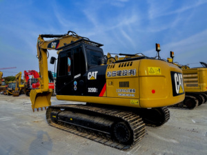 Excavatrice sur chenilles Caterpillar d'occasion, 20 tonnes, d'origine japonaise, 95% neuve, faible nombre d'heures, moteur, boîte de vitesses, pompe, roulement, PLC, bon état - Product Image 6