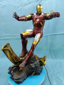 Estatua de Iron Man de Resina Ecológica Personalizada de 55 cm de Altura, Pintada a Mano, Figura de Acción de Marvel, Personaje de Superhéroes de los Vengadores, Regalo - Product Image 2