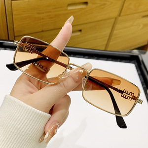 Miu Home Retro Metal <b>Square</b> Sunglasses <b>Gold</b> <b>Frame</b> UV400 Protection Unisex Sunshades Type 3 Lenses PC Material - Product Image 2