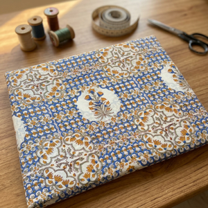 Tela de Algodón Estampada con Flores Azules de Primera Calidad, Textil Tradicional Indio con Estampado en Bloque para Confección de Ropa, Decoración del Hogar y - Product Image 3