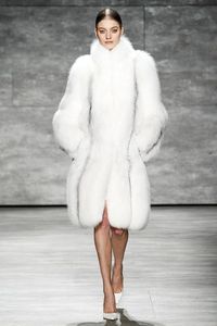 WINCHANG vente en gros de luxe blanc lapin <span class=keywords><strong>fausse</strong></span> <span class=keywords><strong>fourrure</strong></span> <span class=keywords><strong>tissu</strong></span> doux à poils courts <span class=keywords><strong>tissu</strong></span> de <span class=keywords><strong>fourrure</strong></span> pour vêtement - Product Image 5