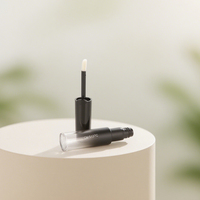 Tubes de brillant à lèvres vides en plastique avec applicateur à baguette dégradé noir et transparent de 5 ml, personnalisables avec logo, pour emballage cosmétique en gros
