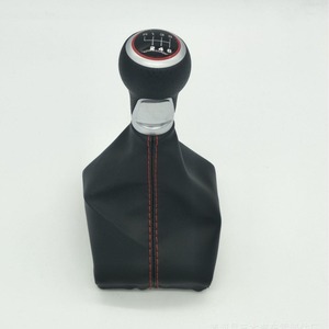 Funda de Piel para Palanca de Cambios de Audi A3 de 6 Velocidades con Costuras Rojas, Diseño Ergonómico - Product Image 3