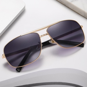 Nouvelles Lunettes de Soleil Unisexe ATTITUDE Style Rétro Carrées à Monture Complète, Protection UV400, Tendance Street Style - Product Image 1
