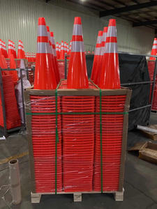 Cône de sécurité routière en PVC, caoutchouc plastique de couleur rouge vert bleu 18 pouces 28 pouces 36 pouces - Product Image 3