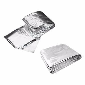 Couverture d'urgence portable pour l'extérieur, 1.3x2.1m, réfléchissante en aluminium, couverture thermique de survie et de premiers secours pour le camping, la randonnée et le sauvetage - Product Image 3