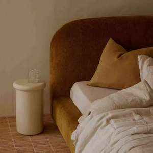 Nordico <span class=keywords><strong>letto</strong></span> King Size Vintage con struttura in legno trapuntato e testiera minimalista in tessuto morbido per uso domestico o alberghiero - Product Image 3