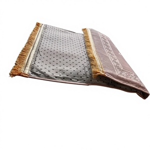 Alfombra de Oración Musulmana Plegable de Espuma Viscoelástica, Portátil y Gruesa para Viajes - Product Image 5