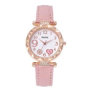 Montre à quartz pour femme avec bracelet en cuir de 36 mm, logo personnalisé, cadran en verre, design cœur, décontractée, élégante et tendance, vente chaude - Product Image 1