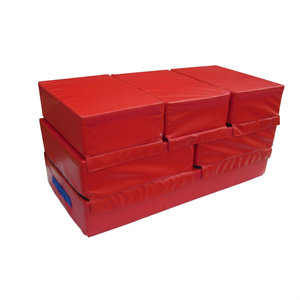 Petit bloc de gymnastique en mousse rouge Little Gym - Product Image 1