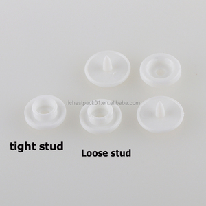 Botones de China Ventas directas de fábrica 12mm Botones de presión rápida 1211 Plástico T5 Sujetador de plástico 4 piezas Botones Uso de ropa - Product Image 3