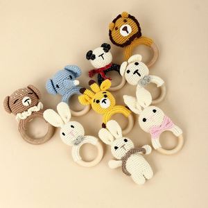 Set de Regalo para Recién Nacidos con Cadena para Chupón y Sonajeros de Animales Relajantes, Juguete Masticable para Bebés en una Elegante Caja de Regalo - Product Image 3