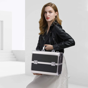 Estuche de <span class=keywords><strong>maquillaje</strong></span> profesional Caja de tocador cosmética de aluminio Estuche organizador de belleza Estuche de Tren 4 Bandeja Cerradura con cerradura Maleta de <span class=keywords><strong>maquillaje</strong></span> - Product Image 2