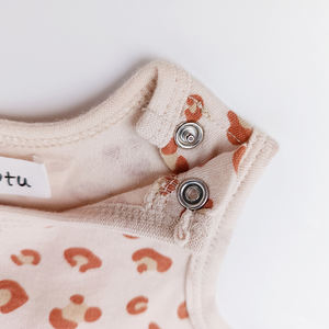 Pinuotu Baby Allover Vest Romper 6-9 <span class=keywords><strong>Meses</strong></span> Leopard Printed Tank Body Suit Bundle Shortie Bubble Onesie <span class=keywords><strong>para</strong></span> niños pequeños - Product Image 4