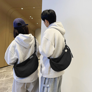 Korean Style Solid Color Crossbody Bag Large Capacity Nylon Men's And Women's Everyday Use Spring 2025 - Product Image 1