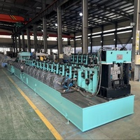 Rail de garde de télésurveillance de type cassette et machine de formage à froid de purlin en C