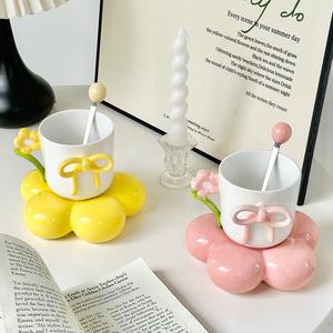 Taza de Café Creativa con Lazo, Linda Taza de Cerámica para Capuchino y Juego de Platillo con Flores para Niñas - Product Image 2