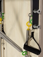 Planche d'exercice Pilates murale de qualité supérieure, cadre en bois d'érable, ressorts de tension durables en acier à haute teneur en carbone, barre de poussée en alliage d'aluminium