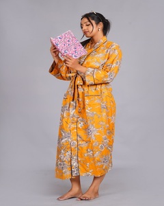 Robe Kimono en Coton Bleu Grande Taille à Motif Floral Jaune, Imprimé Floral Fait Main, Vêtement Décontracté pour la Maison, Disponible en Gros - Product Image 3