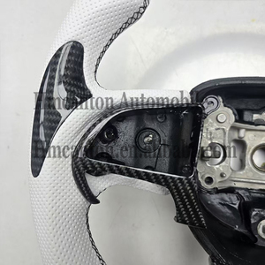 Volante Deportivo de Fibra de Carbono con Agarre de Cuero Perforado para Dodge Challenger SRT - Product Image 4