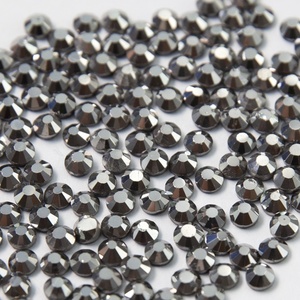 Vente en gros de pierres DMC de Chine, pierres à chaud pour la réparation, strass noirs en <span class=keywords><strong>diamant</strong></span>, strass ronds à fixation à chaud pour robes de mariée - Product Image 3