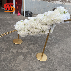 SMOOTH <b>White</b> Flower Runner With Metal Stand for Birthday Party Wedding Events Floral Stage - Product Image 3