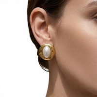 Boucles d'oreilles pour femmes, style européen et américain, luxe léger, polyvalentes, chics, personnalisées, en acier inoxydable plaqué or 18 carats, caoutchouc