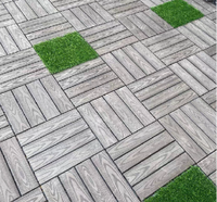 Dalles de terrasse modulaires en WPC de 300x300 mm pour patios et espaces extérieurs