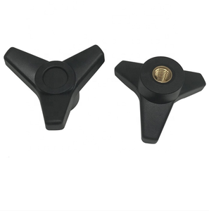 Bouton de meuble personnalisable en <span class=keywords><strong>plastique</strong></span> ABS noir à trois bras avec forme de flèche triangulaire, design moderne, surface mate, certifié ISO 9001 - Product Image 6