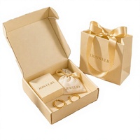 Boîtes rigides personnalisées avec logo OEM, mini-boîtes carrées pour colliers, montres et bijoux, revêtement UV, doublure en éponge, recyclables, boîte de luxe