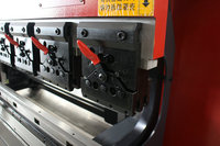 Plegadora de Chapa Metálica CNC Hidráulica de 100T y 2500mm con Controlador E21 de 4+1 Ejes