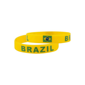 ชุดของขวัญเชียร์ฟุตบอลบราซิล 2026 เสื้อยืดลายธงชาติ หมวก กำไลข้อมือ ผ้าพันคอ สีเพ้นท์หน้า แว่นตา สำหรับแฟนบอล - Product Image 5