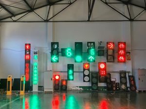 Jeu de feux de signalisation ferroviaires pour piétons des fabricants 100mm/200mm/300mm Feu de circulation LED rouge vert 12-24VDC - Product Image 5