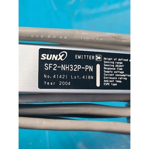 SUNX SF2-NH32P-PN Usado como pieza de repuesto para equipos semiconductores antiguos - Product Image 1