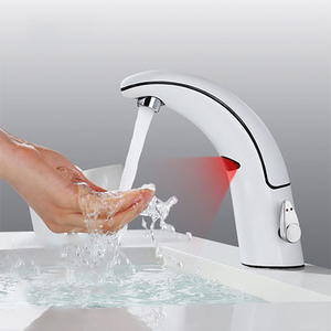 <span class=keywords><strong>Rubinetto</strong></span> del sensore automatico in ottone senza contatto per il <span class=keywords><strong>rubinetto</strong></span> del bagno <span class=keywords><strong>bianco</strong></span> per lavabo/lavandino - Product Image 3