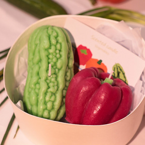 Bougie alimentaire artisanale LANJO inspirée de la nature, en cire d'abeille, aux fruits et légumes véritables, citrouille amère, poivre, style Cottagecore - Product Image 1