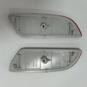 Réflecteur de pare-chocs arrière Corolla Cross 81920-0A040 81910-0A040, en ABS, forme rectangulaire, installation par clip - Product Image 2