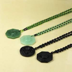 Collar con Colgante de Jade Verde Imitación, Cadena Larga con Hebilla de la Paz, Joyería Espiritual Protectora Unisex, Regalo para Hombres y Mujeres - Product Image 1