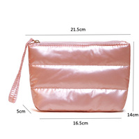 Sac de maquillage matelassé léger et doux personnalisé, le plus vendu, sac cosmétique rembourré et moelleux, étanche, portable pour voyage et toilette