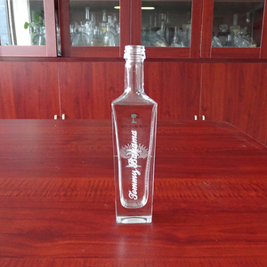 Bouteille en verre miniature personnalisée de 50 ml pour gin, <span class=keywords><strong>mezcal</strong></span> et autres alcools, à fond épais et carré - Product Image 5