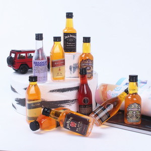 Versión de whisky simulada del modelo de copa de cerveza de <span class=keywords><strong>Jack</strong></span> Daniel europeo imán de nevera decoración de pasteles artículo de exhibición - Product Image 1