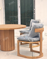 Ensemble de table à manger en teck massif avec 4 chaises rembourrées, meubles modernes pour restaurant et maison, finition rustique naturelle, vente en gros