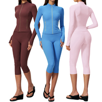 Ensemble de sport pour femme : veste de yoga zippée avec trous pour les pouces, leggings capri, tenue de fitness 2 pièces, ensemble athleisure pour la gym